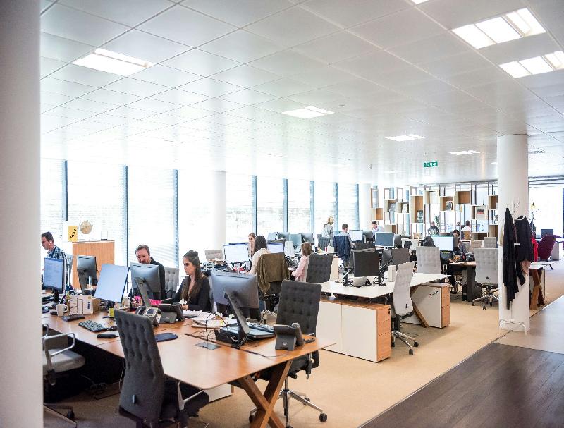 打造高效沟通：香港电话系统的成本优化策略