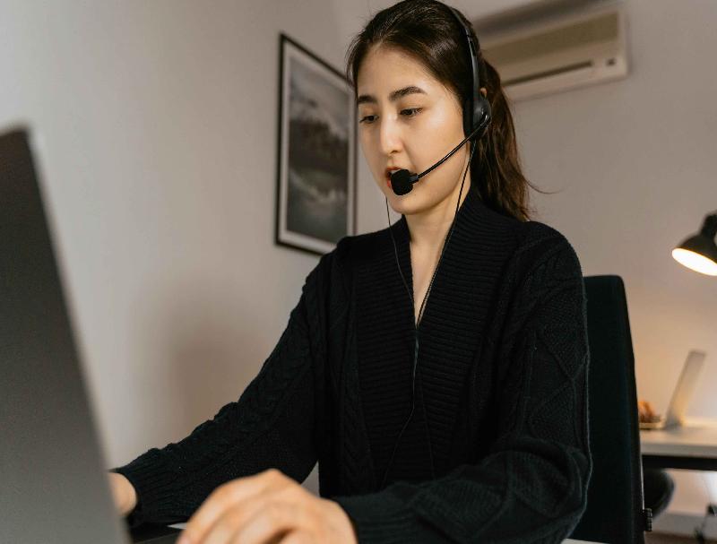 人工在线客服平台的响应时间标准是什么？