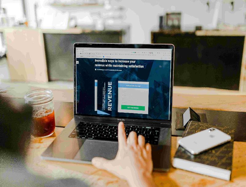 外贸客服系统能否与 WhatsApp、邮箱整合？