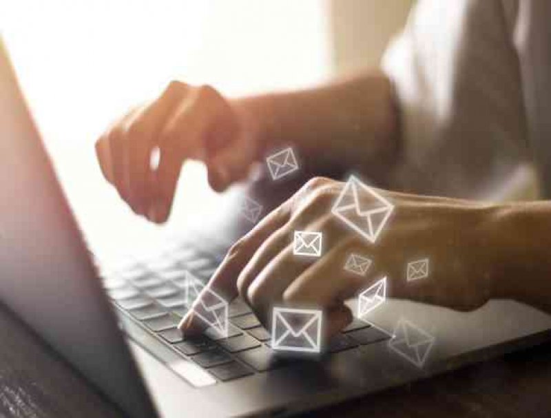 AI 客服机器人如何让企业客服更智能？