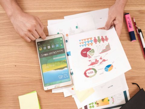 智能客服系统如何实现人工客服与AI协同？